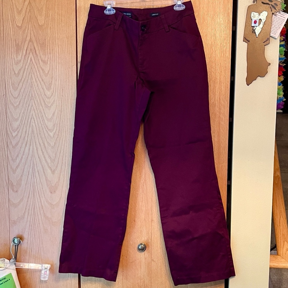 Lee size 14 x 32” curvy cranberry red straight leg stretch pants EUC
